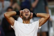 Roland Garros: Tomás Etcheverry sigue soñando y ya está en cuartos