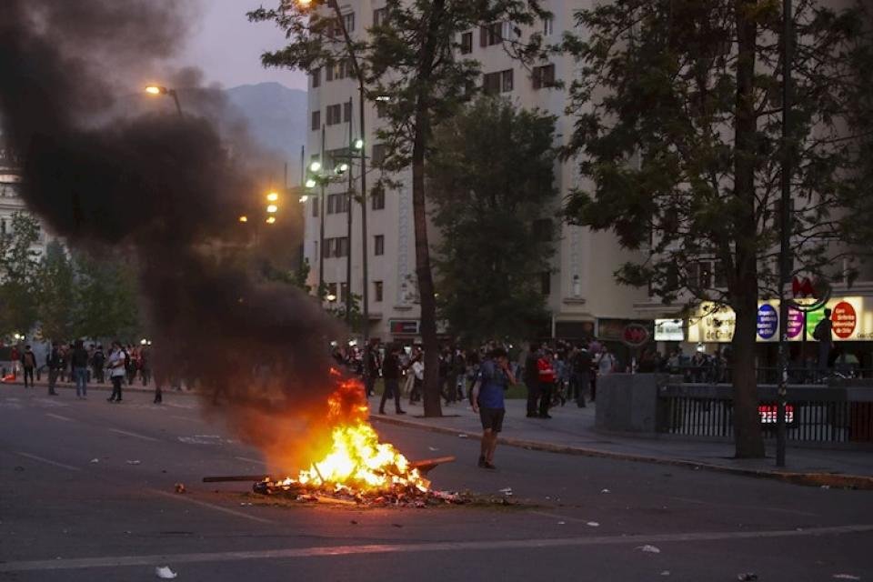 Tensión en Chile: Piñera declara el estado de sitio tras las protestas