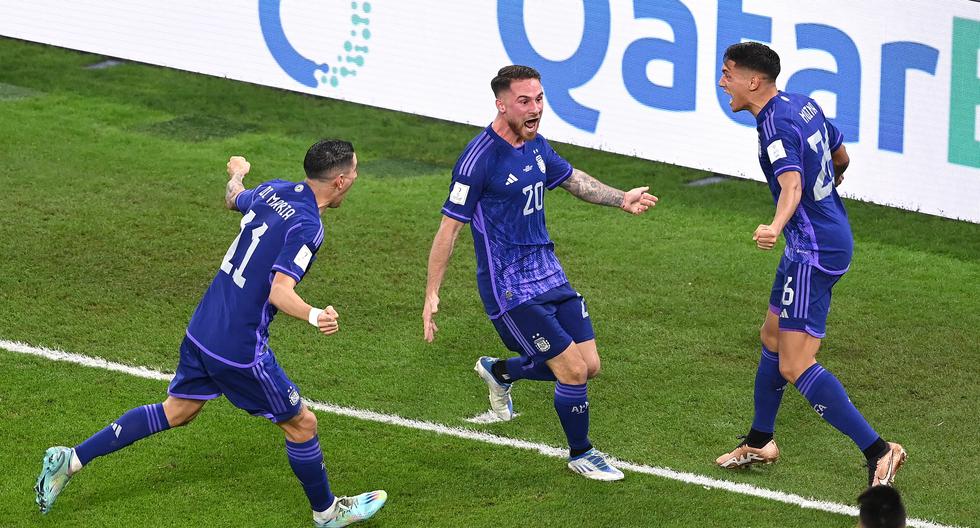 Argentina le ganó 2 a 0 a Polonia y juega con Australia el sábado por los octavos de final