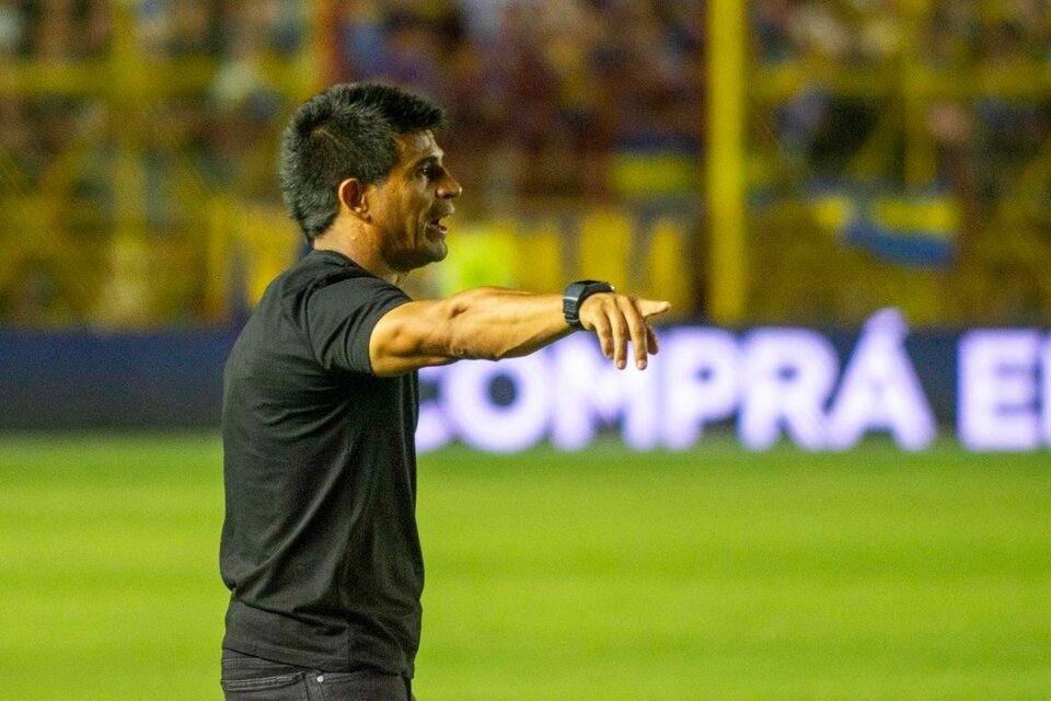 Boca Juniors despidió a Hugo Ibarra y asumirá Mariano Herrón como técnico interino