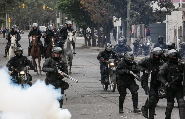 Violenta represión en Jujuy contra los manifestantes que rechazan la reforma