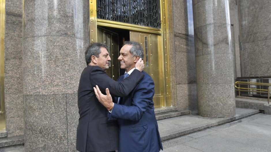 Massa suma a Scioli a la campaña y prepara una cumbre con gobernadores