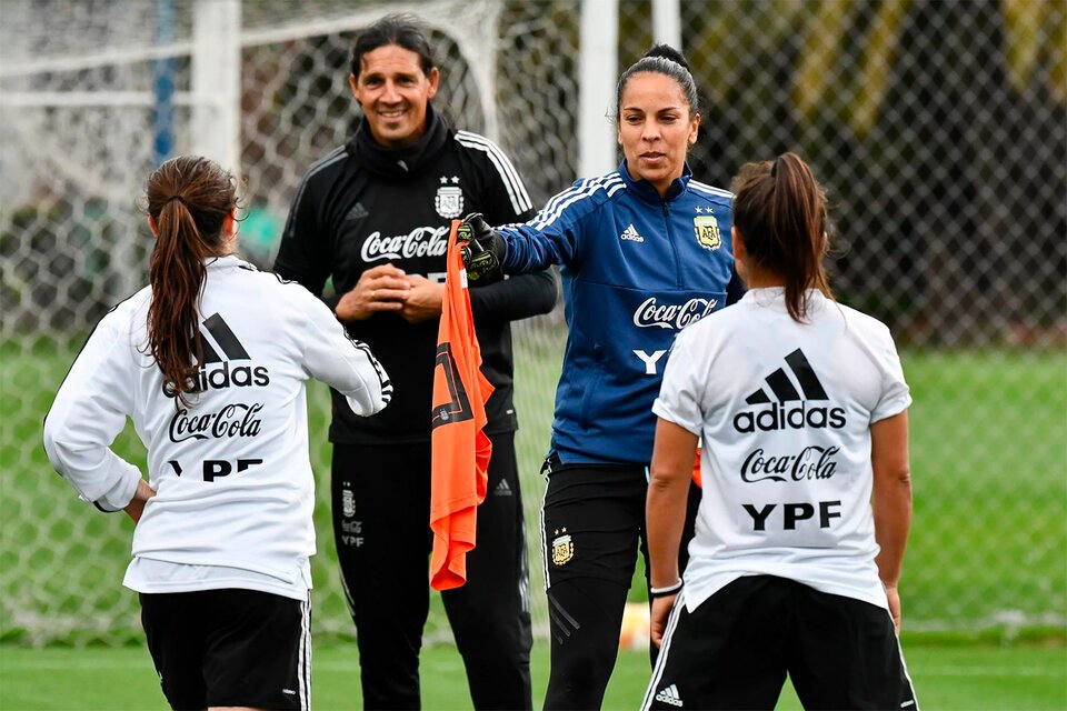 Selección femenina: Portanova dio a conocer las 23 futbolistas que irán al Mundial de Australia y Nueva Zelanda