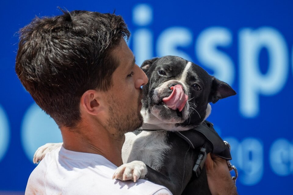 Pedro Cachín gritó campeón en el ATP 250 de Gstaad y lo festejó junto a su perro