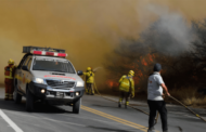 Desesperación en Córdoba: los incendios llegan a las casas en Capilla del Monte y Llaryora declarará «zona de catástrofe»