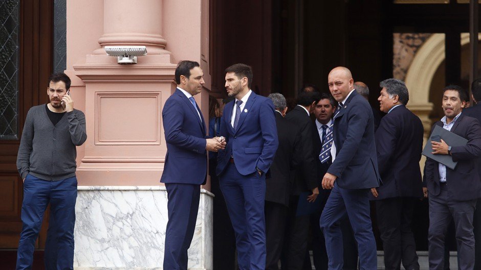Los gobernadores desafían a Milei con una foto y rechazan sumarse al gobierno