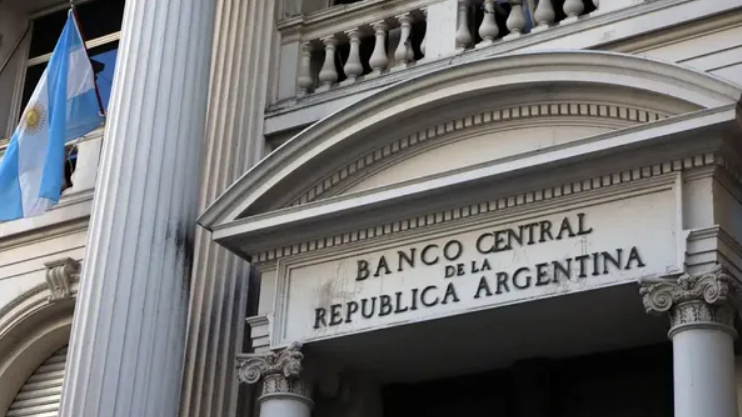 El Banco Central restablece la restricción cruzada entre dólar oficial y financieros