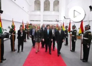 Javier Milei asistió a la jura presidencial de Rodrigo Paz Pereira en Bolivia